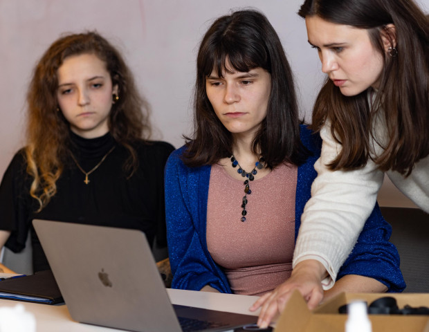 Študenti VŠVU × Corwin - návrh dizajnu mobiliáru - 